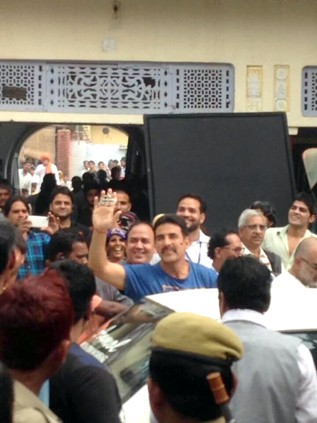 Check Out Akshay Kumar Begins Shooting In Mathura For Toilet Ek Prem