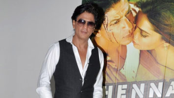 ‘Chennai Express’: Rahul Tries To Impress A Rose With A Rose ‘Chennai Express’: Rahul Tries To Impress A Rose With A Rose