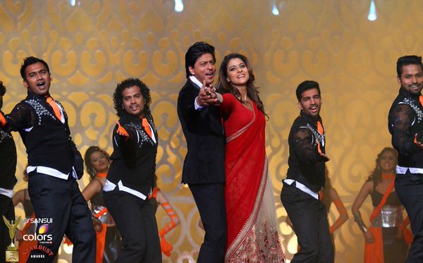 Stardust Awards: Shah Rukh Khan-Kajol Dance On ‘Gerua’
