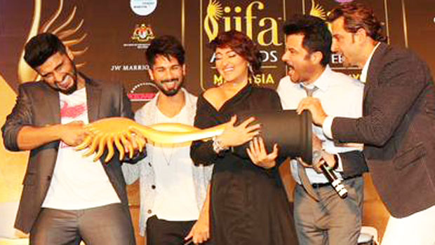 BTW: Hrithik, Shahid, Ranbir, Varun, Shraddha, Priyanka, Ranveer And More
