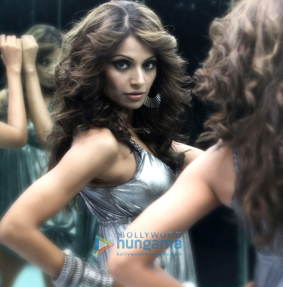 bipasha basu 205