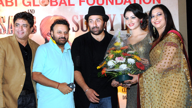 Sunny Deol Unveils Wax Statue Of Shaheed Bhagat Singh