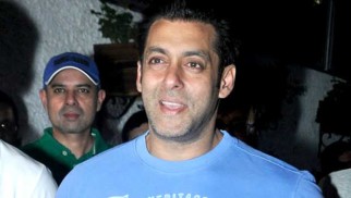 Salman Khan Creates Hungama At O Teri Special Screening