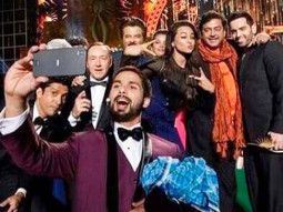 Anil, Farhan, Javed, Rishi Take Selfie At ‘IIFA Awards 2014’