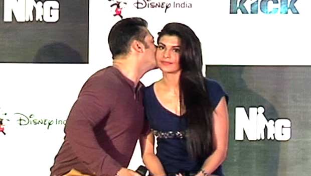 Salman Urges Photographers To Continue Their Stand Against Him