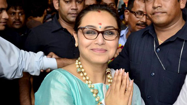 Rani Mukerji Visits Lalbaughcha Raja