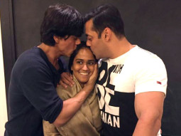 Salman-Arpita-SRK: The Most Endearing Image Of 2014
