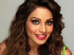 Making Of Bipasha Basu’s Photoshoot For Dabboo Ratnani’s 2015 Calendar