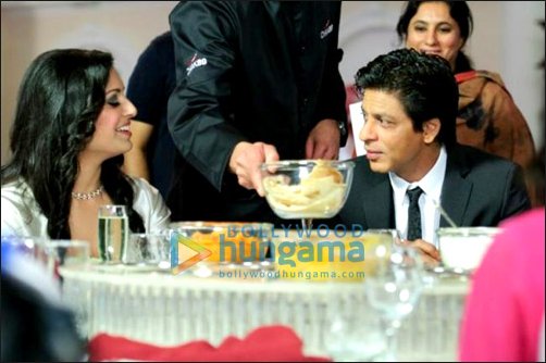 check out srk shoots commercial at chak89 4 check out srk shoots commercial at chak89 4