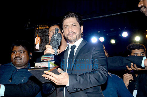 check out shah rukh khan and others receive dadasaheb phalke film foundation 2