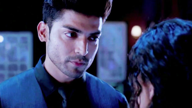 Dialogue Promo 1 (Khamoshiyan) | Video Trailer - Bollywood Hungama