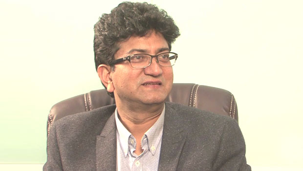 “Never Knew Aamir Khan Would Tell Me To Write A Poem For Dilip Saab’s Memoir”: Prasoon Joshi