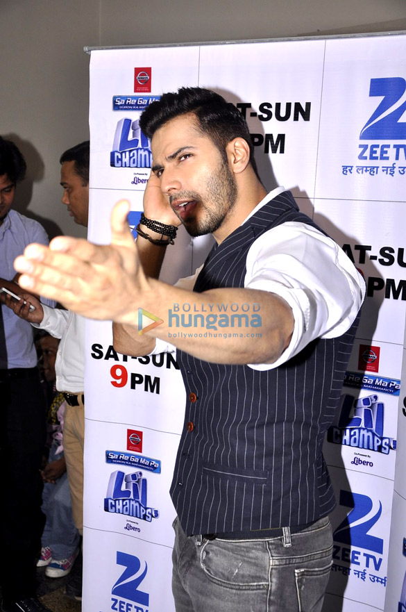 promotion of badlapur on the sets of sa re ga ma pa lil champs 7