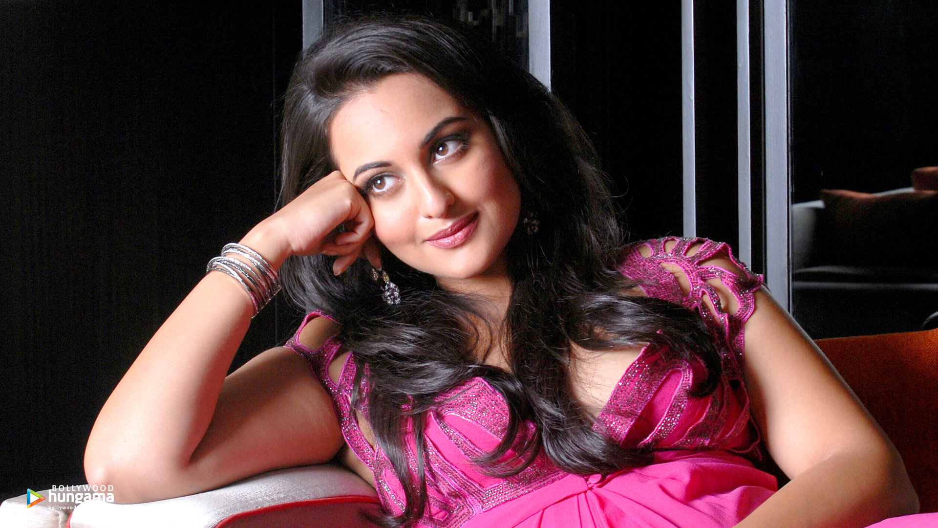 Sonakshi sinha x photo