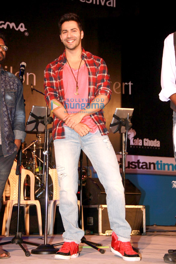 varun dhawan promotes badlapur at kala ghoda festival 6