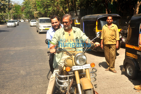 nana patekar promotes ab tak chhappan 2 on his bike 6