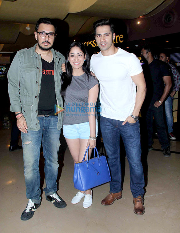 sonakshi sinha nargis fakhri varun dhawan grace the special screening of badlapur 18