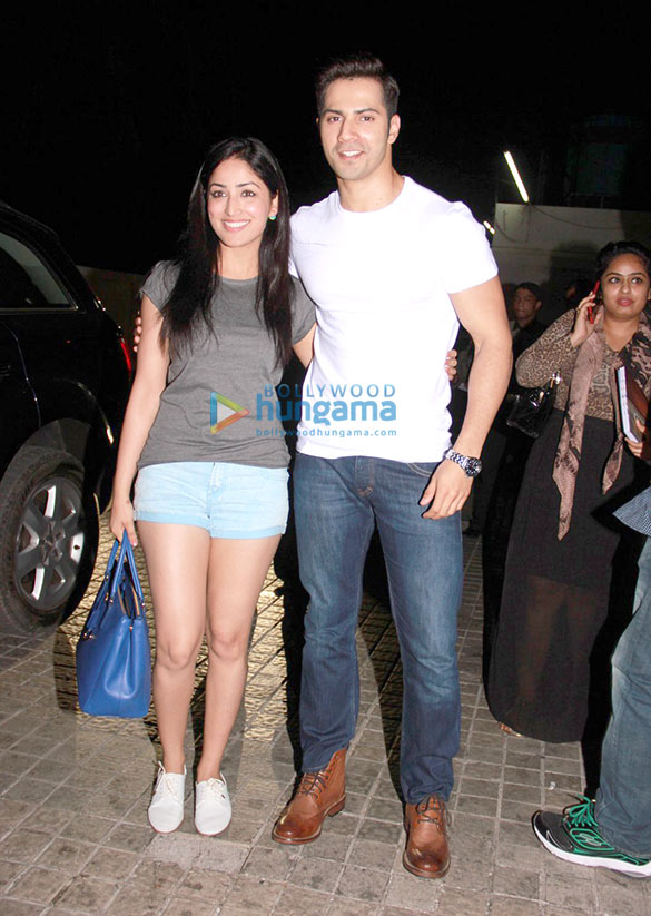 sonakshi sinha nargis fakhri varun dhawan grace the special screening of badlapur 28
