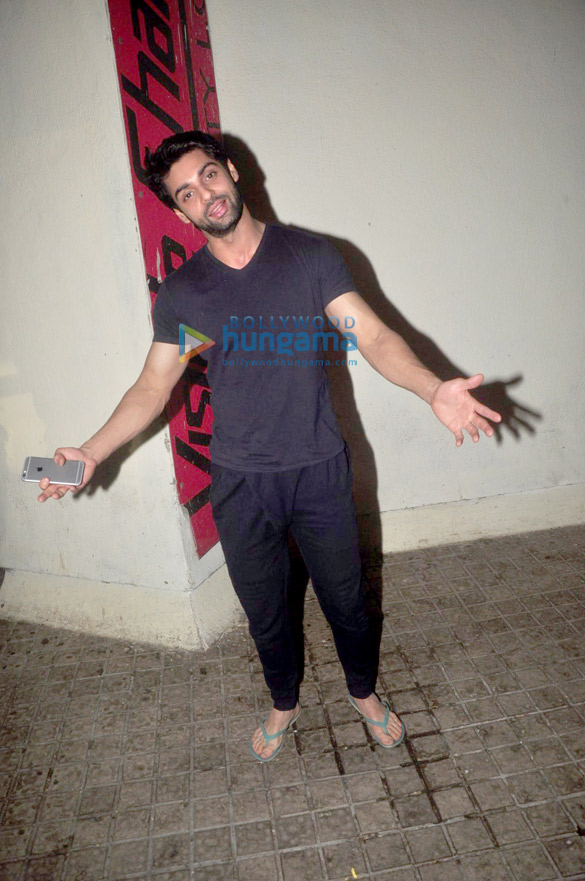 alia bhatt sidharth malhotra anushka sharma snapped post badlapur screening 5