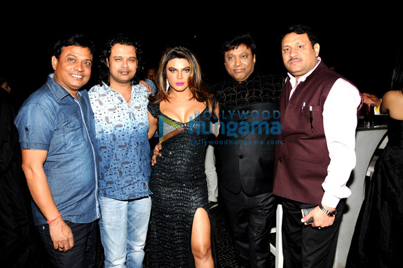 rakhi sawant hosted a surprise birthday bash for brother manik soni 9