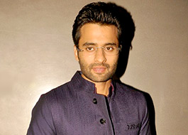 Jackky Bhagnani gets injured and mobbed on the streets of Indore
