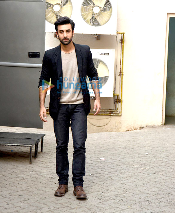 ranbir kapoor snapped promoting bombay velvet 2