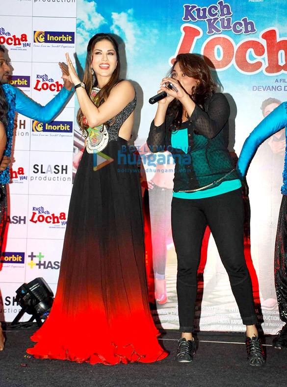 sunny leone ram kapoor promote kuch kuch locha hai at inorbit mall 6