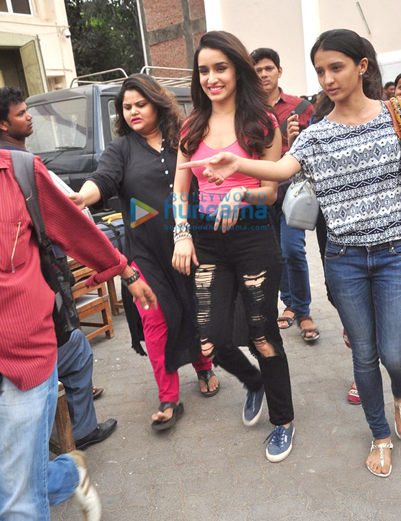 tiger shroff shraddha kapoor snapped on the sets of baaghi 11