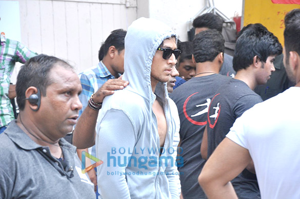 tiger shroff shraddha kapoor snapped on the sets of baaghi 6