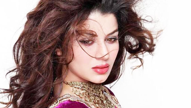 “I Am A Die Hard Fan Of Shah Rukh Khan”: Kainaat Arora