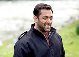 Salman Khan provides television sets to Kashmiris