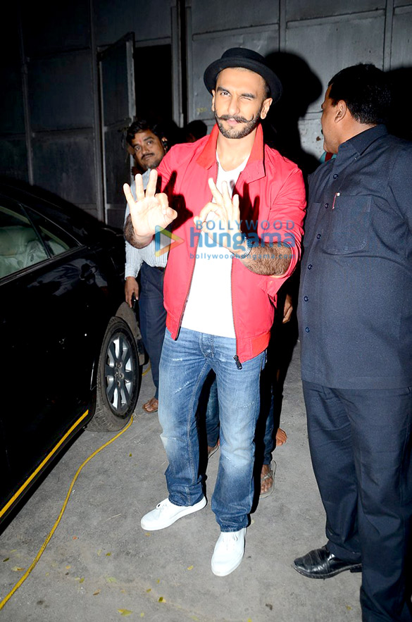 ranveer singh snapped on the sets of bajirao mastani 2