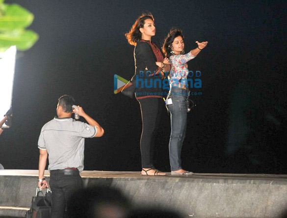 sonakshi sinha shoots for akira at marine drive mumbai 3