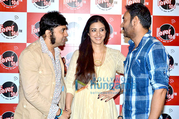 ajay devgn tabu promote drishyam on radio fever 104 fm 4