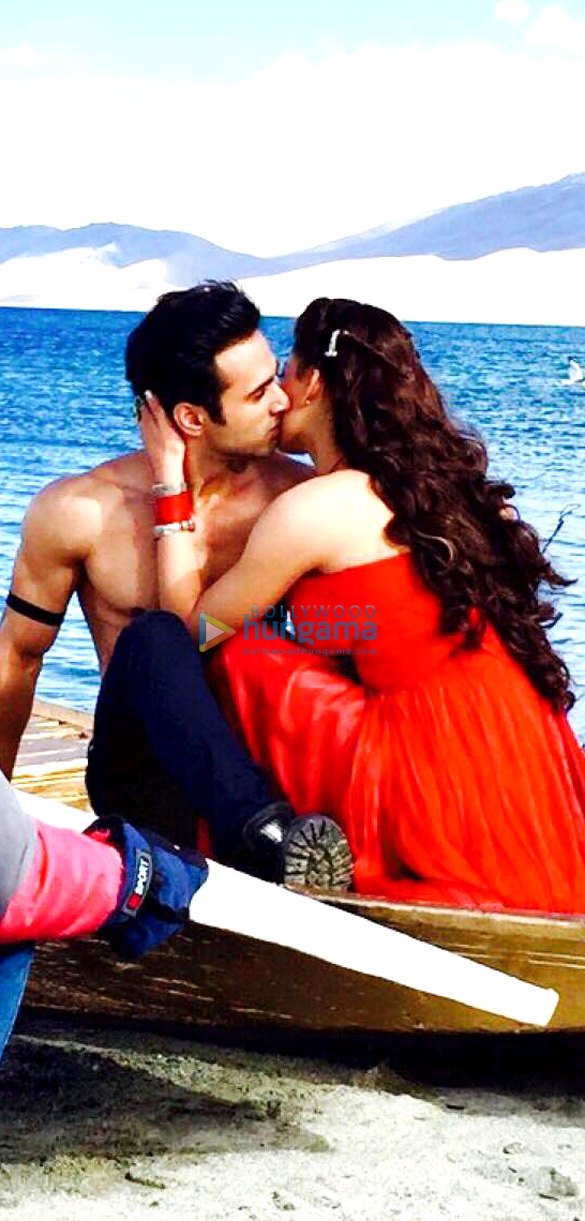 sanam re 25
