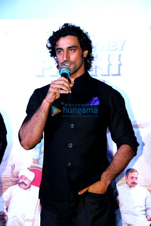 radhika apte kunal kapoor at the press conference of kaun kitney paani mein 7