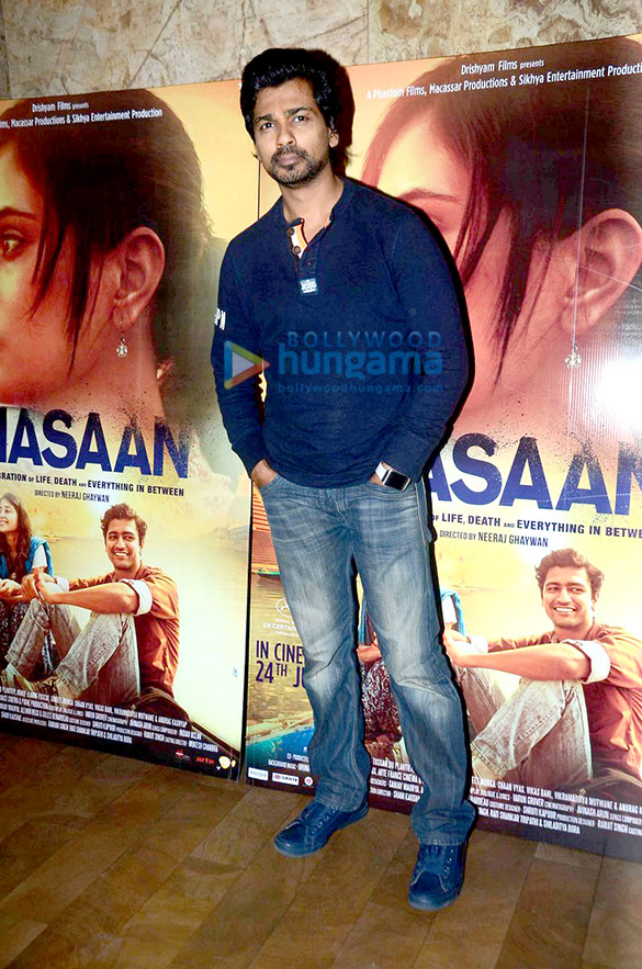 sonam kapoor parineeti chopra grace the special screening of masaan 10