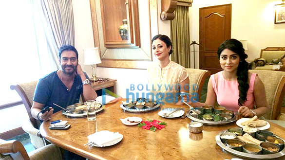 drishyam cast ajay devgn tabu and shriya saran enjoy gujarati thali in ahmedabad 2