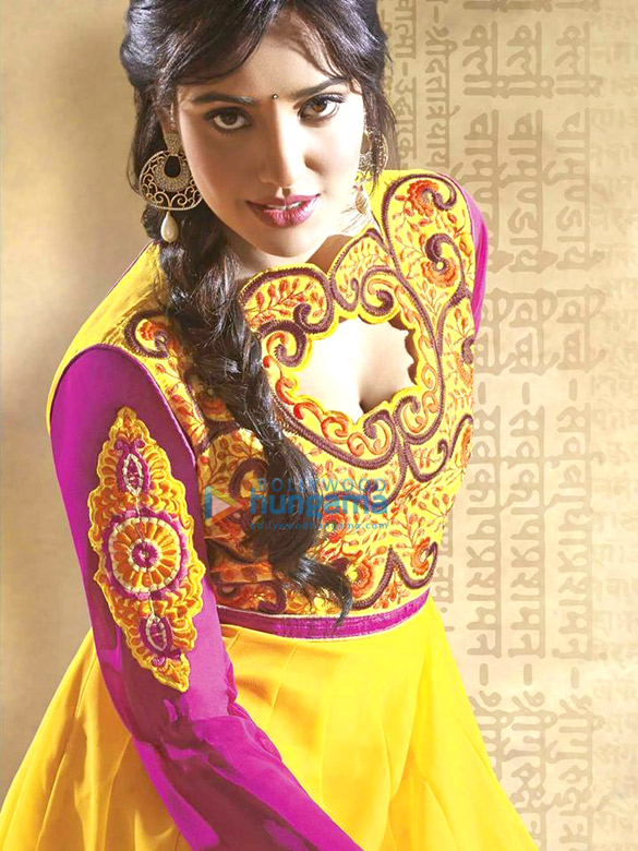 neha sharma 50