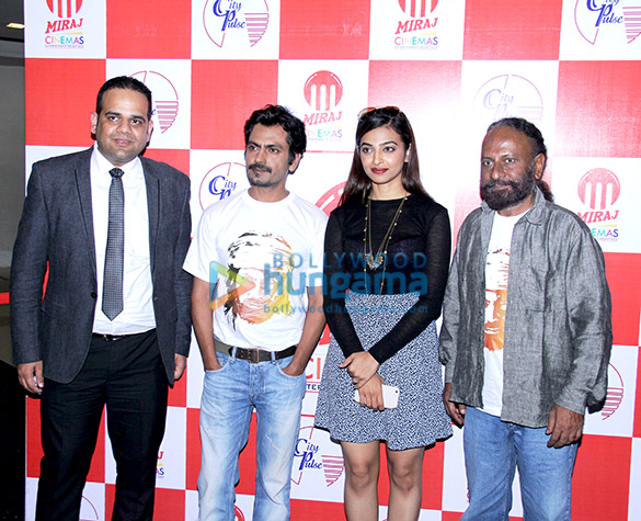 star cast of manjhi the mountain man visit miraj cinemas 2