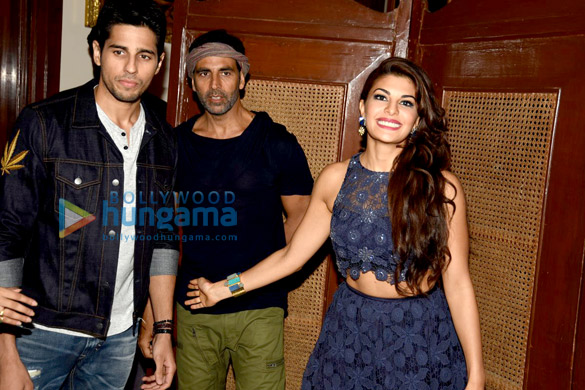 jacqueline fernandez celebrates her birthday in delhi at the brothers media meet 14