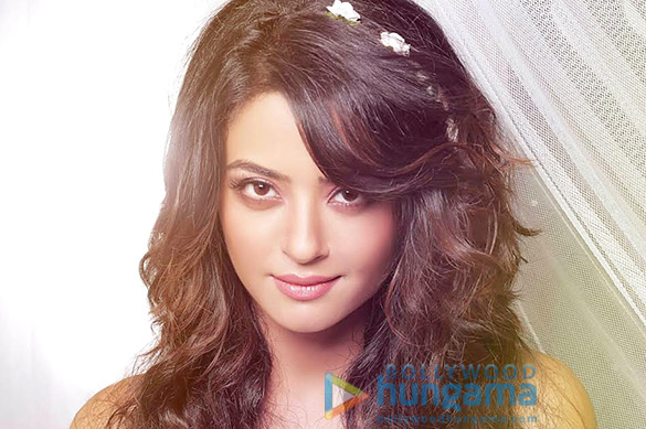 surveen chawla 23