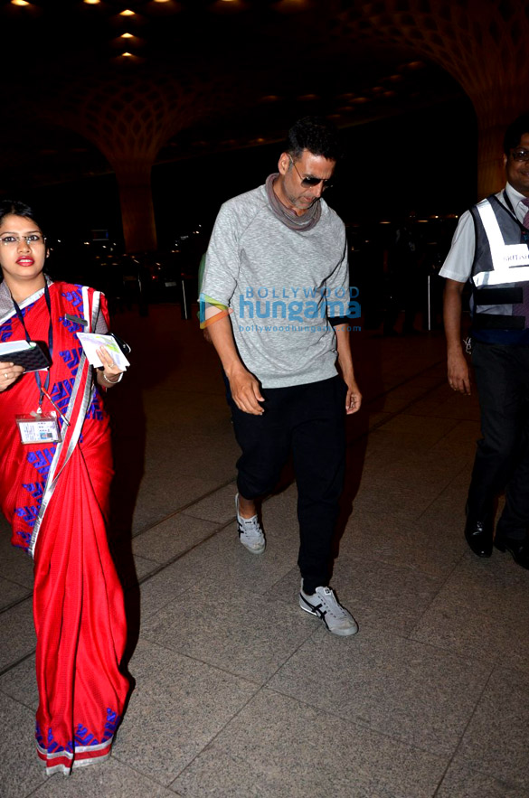 akshay kumar snapped leaving for housefull 3 shoot on his birthday 3
