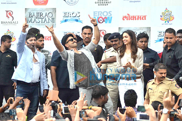 ranveer singh deepika padukone unveil the gajanana song from bajirao mastani 3