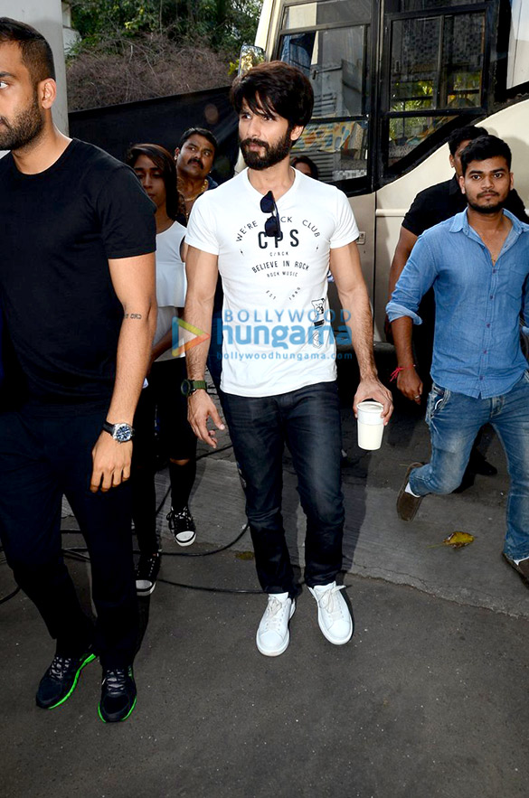 shahid kapoor alia bhatt snapped at shaandaar promotions 6