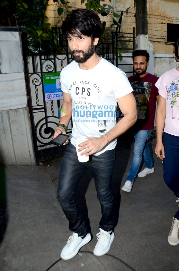 shahid kapoor alia bhatt snapped at shaandaar promotions 4