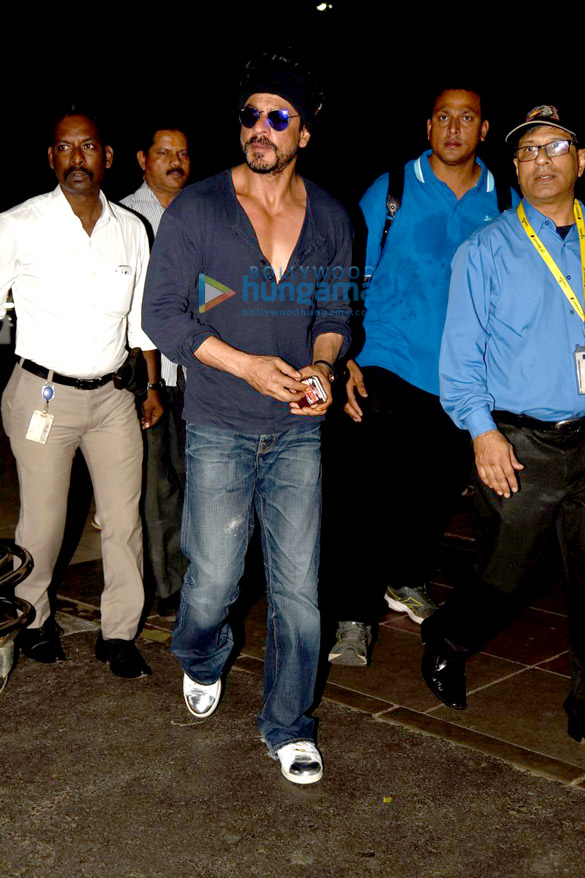 shah rukh khan departs to shoot dilwale in hyderabad 6