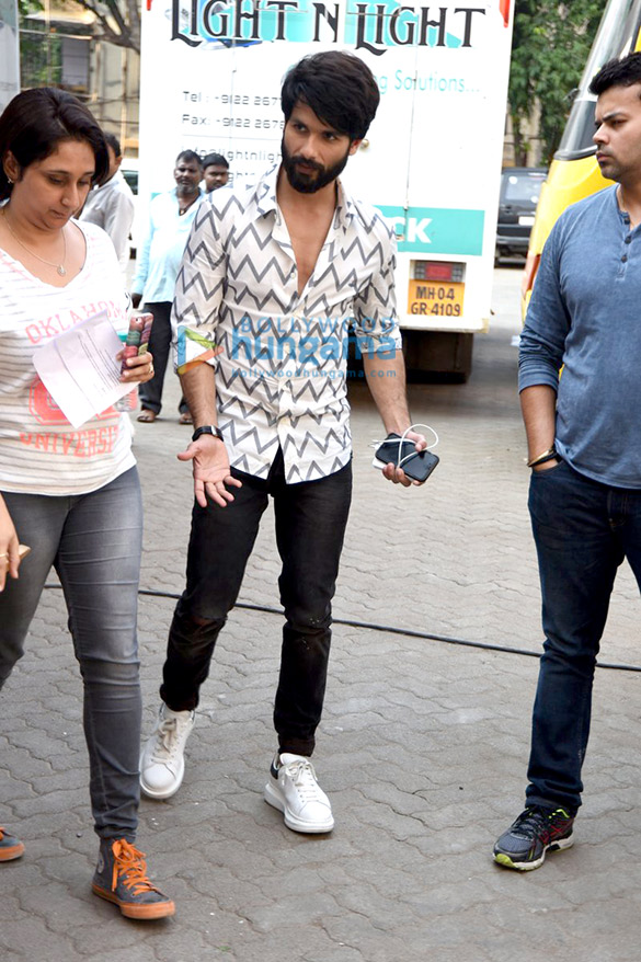 shahid kapoor alia bhatt snapped during shaandaar promotions 8