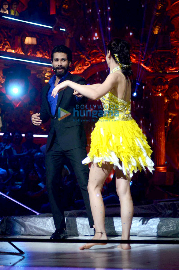 shahid kapoor alia bhatt promote shaandaar on jhalak dikhhla jaa reloaded finale 3