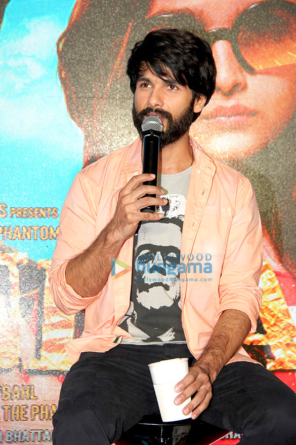 shahid kapoor alia bhatt unveil the song raita phail gaya from shaandaar 5